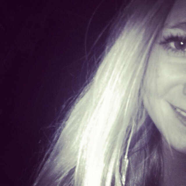 | @justinbieber ∞ | 15 y/o | singing | yolo. | soms moet je eerst verliezen om te kunnen winnen. |