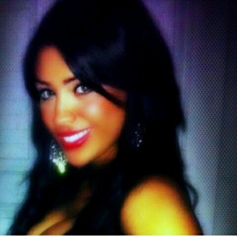 OffSarahAroune's profile picture. suisse