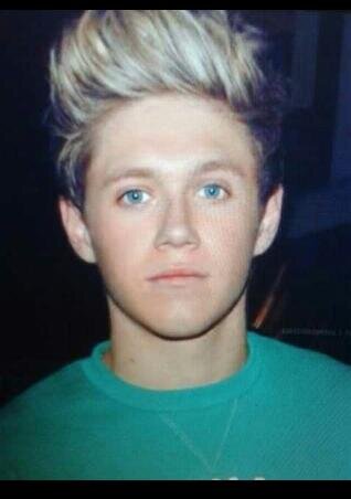One Direction//WWATour Holland25TH ofJune\\Teen Wolf//TVD\\OUAT//Greys\\TWD//PLL\\AHS//Youtube\\21