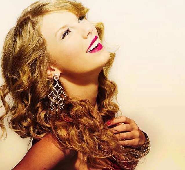 I love the 23 year old girl who has had me memorized since 2008. Taylor Alison Swift reminds me that im not alone ❤ dont unfollow bc inactive ill follow back!❤️
