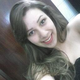 Amo ouvir musica, sou simpática e muito paciente :*