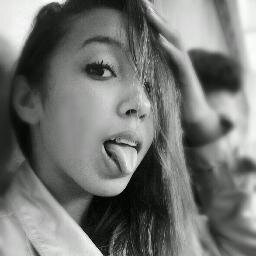 Siiguo todos de volta! 14 years old BRAZILIAN girl.