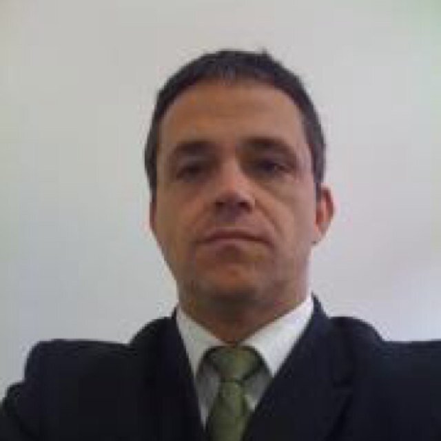 Dono de um escritório de investigação.