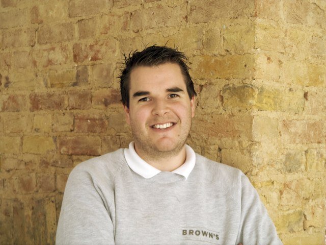Browns Decor & Refurb proud to be of service to the good folk of Southed-on-sea. PAINT PAPER PLASTER CARPENTRY & MORE!