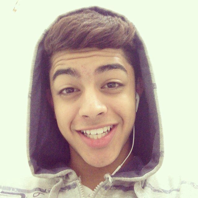 Sempre tentando correr atras daquilo q me faz feliz. 1.6