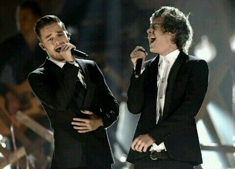 You got this follow from @liamshabit , so please go and follow her! i wont unfollow you if you dont but it would be nice :)
