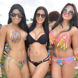 IS A PAGE FOR UP AND TAKE PHOTOS DOMINICAN FLAG IN HIGH