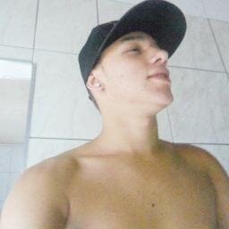 23 anos, escorpião, são paulino, bebida, feliz, amigos, família, violão,  Gostou ? follow- me e te conto mais.
