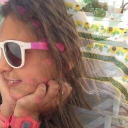 HAY QE VIVIR LA VIDA ANTES QE SE ACABE,YO NO SE SI MAÑANA O PASADO ME MORIRE ,POR ESO DISFRUTA LA VIDA TANTO COMO PUESDAS....NO SEAS HUEVON DISFRUTALA!!!