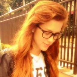 É assim,de repente,um amor difícil de explicar mas fácil de sentir.Por você estou aqui,fazendo meu sonho prosseguir.♥ Desde : 22/05/2011 te amo @sophiaabrahao
