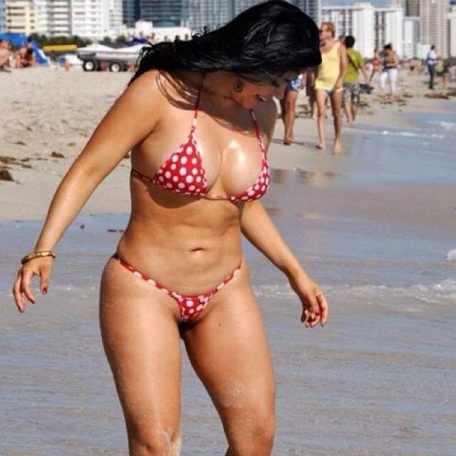 ¡Por que el voyeur nos encanta! Si deseas mandar aportaciones seran bien recibidas. Pregunta por DM. Soy mujer ;)