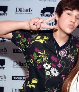 follow @isweetmahone