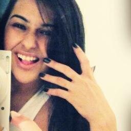 eu sou menina e mulher,eu sei mto bem o qe qero .' Eu sorrio bonito e deixo os outros qerendo saber o segredo qe me fαz feliz;  *Twittando 4ever! :X
