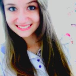 A vida só pode ser compreendida olhando-se para trás; mas só pode ser vivida, olhando-se para frente. (Soren Kierkergaard)