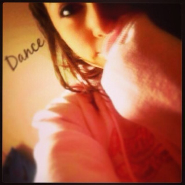 CarissaRobertsx's profile picture. 