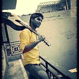 hey i m vivek, a poet, a painter . i'll make yew laugh , i'll make yew fel lyk heaven.....so be my friends n keep smiling:-)