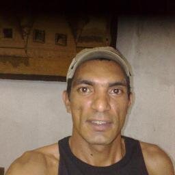 sou um altesao que adora viver a vida . gosto de recicla tudo  amo a naturesa gosto muinto de pedalar .
adoro faser trilhas de montem bayk