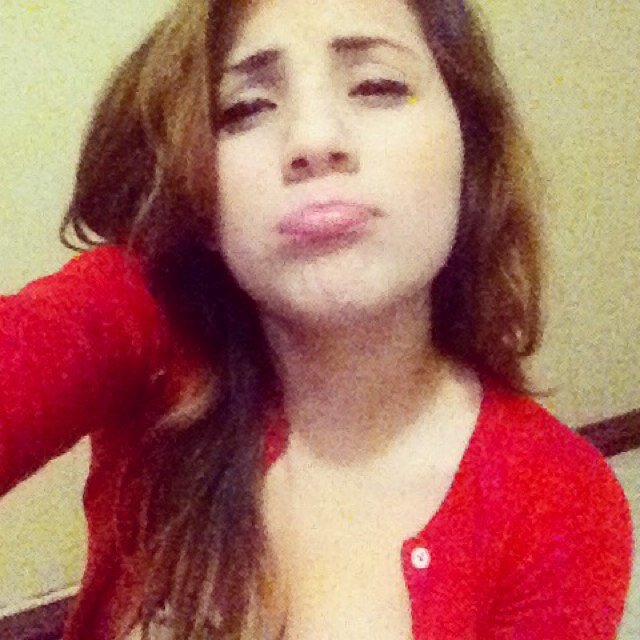 Follow me , ill follow back ❤ Add me on facebook ; helen diaz♡(: :*