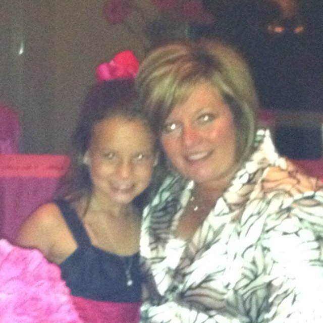 momp06's profile picture. 