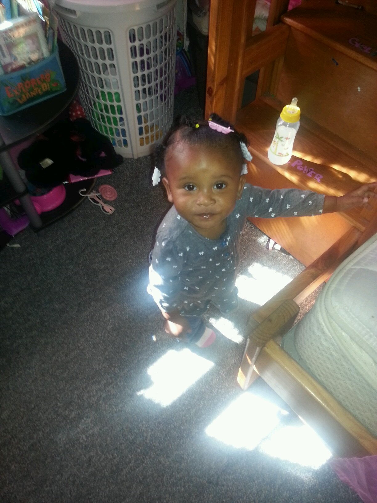 new proud mommy of khalia a'neih agnew i love her to deaf pretty mama:-) best thing dat done happened to me yet!!!!