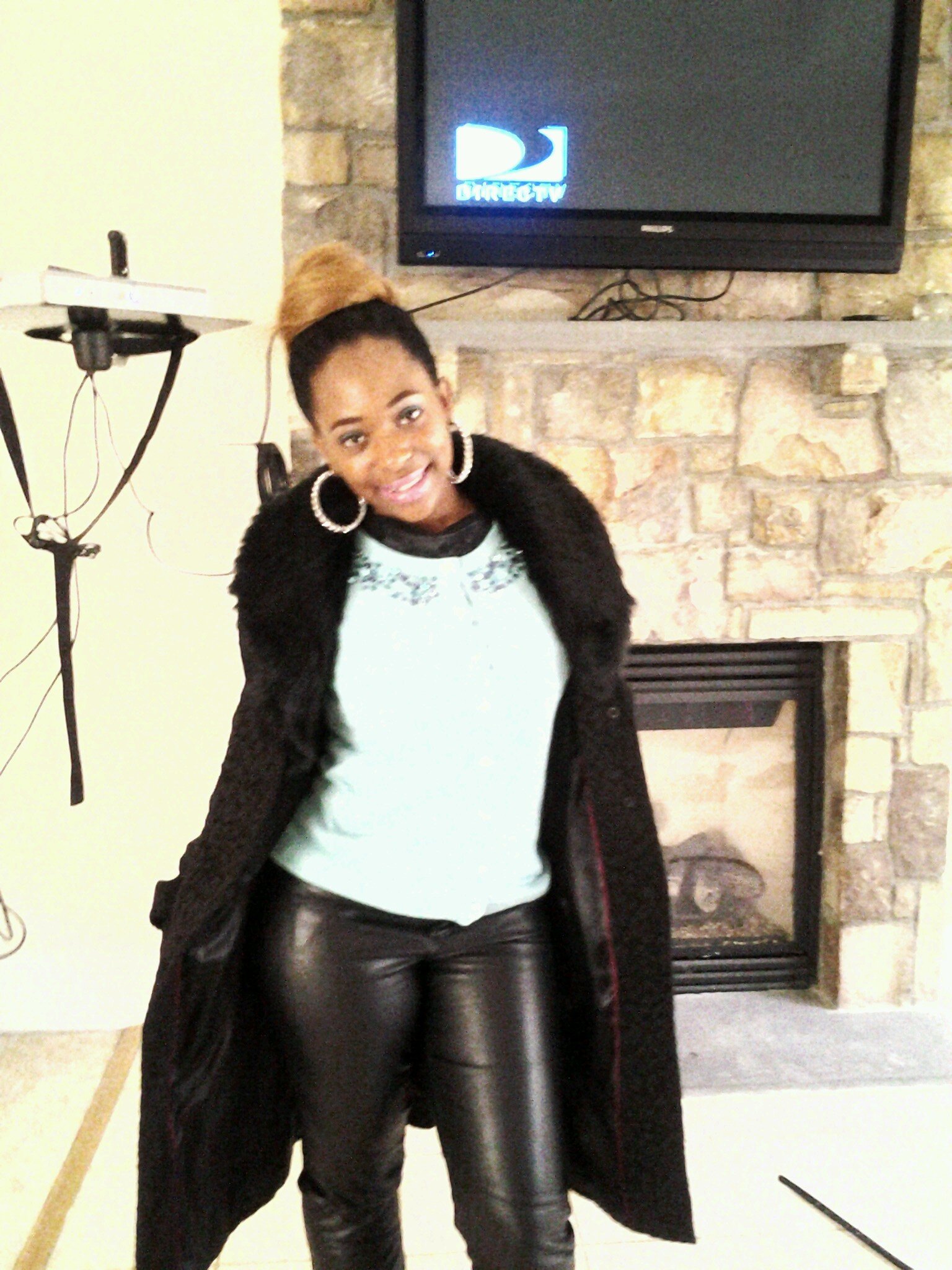 BOUGIE AND I THROW SHADE!THE MOTHER OF A FAMOUS BABY CALLED LOLA MALIYAH! MAKING MONEY AND LIVING FABULOUS AS I ALWAYS DID! SALON LOLA COMING SOON ENJOY♥