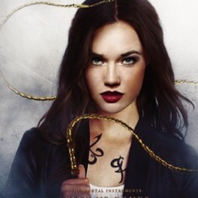 Dangerous_Izzy's profile picture. A pure soul adorned in black; the warrior banishing this world of the things that go bump in the night. {TMI |MC| 18+}