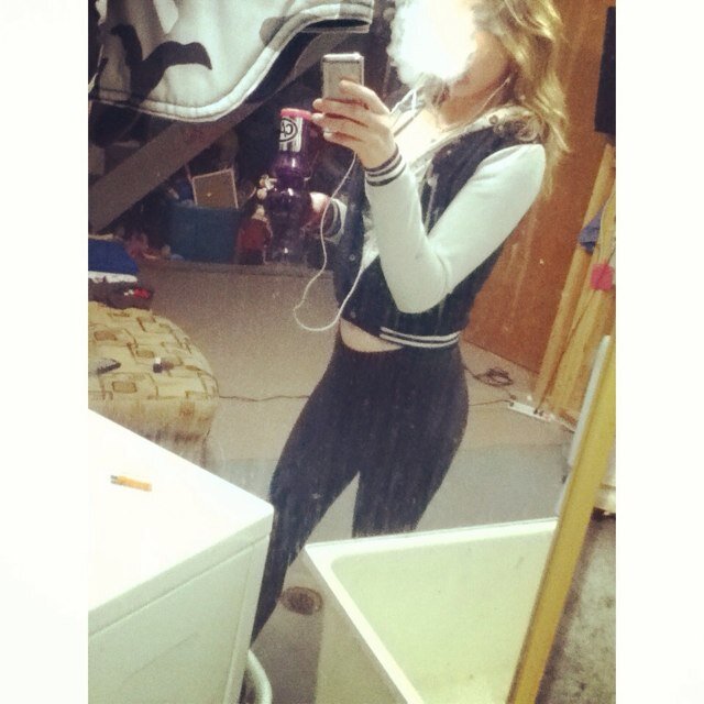 5'11 / trust NO man fear NO bitch. i dont need a man✋, its money that im chasing married to moula$$