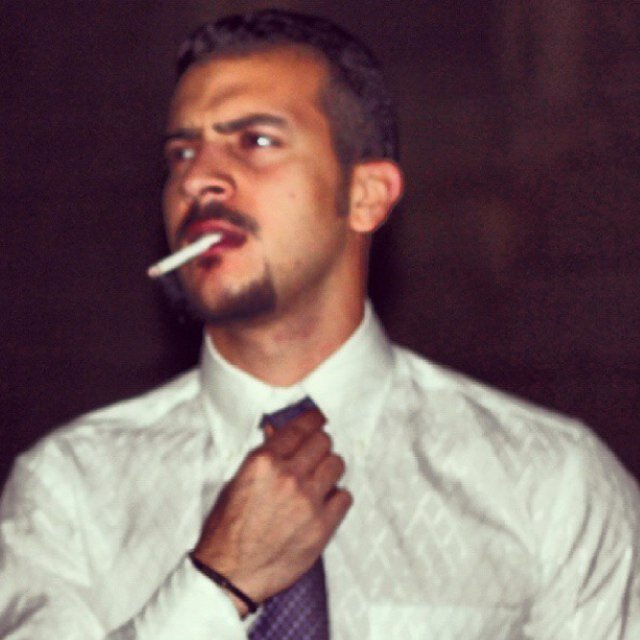 انا بنت الأصول ومنسبي من طيب الأنساب من يفكر بحفرة خبث حتماً بدفنه فيها
طالبه جامعيه ..من مواليد 1992م