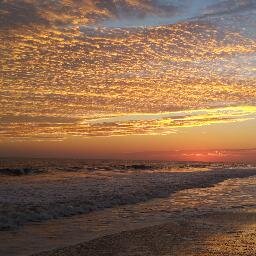 Trying to give everyone a little a zen moment...hopefully enjoying a sunrise or sunset will help. I follow back #sunrise #sunset #zen