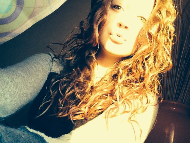 Im 13 im full of life i have blond hair blue eyes and anit scared of nothing.. Im a model in the making