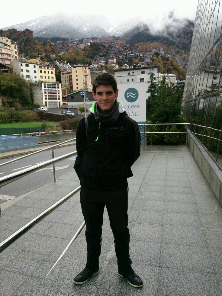 javi_busta's profile picture. 1997. De Zaragoza; Si algo quieres, algo te cuesta. ¿Mi pasión? La portería     ¡Siempre Valverde!