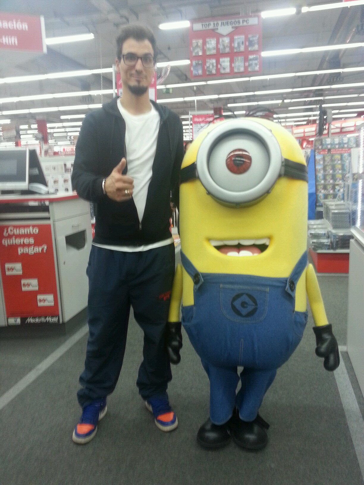 thelagart's profile picture. modo zombie en 3 2 1 0