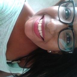 Sou como você me vê.
Posso ser leve como uma brisa ou forte como uma ventania,
Depende de quando e como você me vê passar