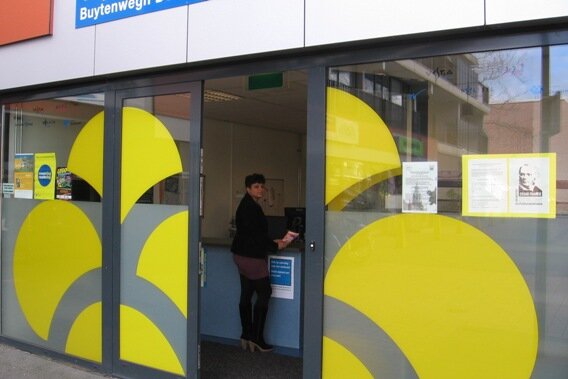 Werkt voor gemeente Zoetermeer op de wijkpost ben het aanspreekpunt voor de bewoners