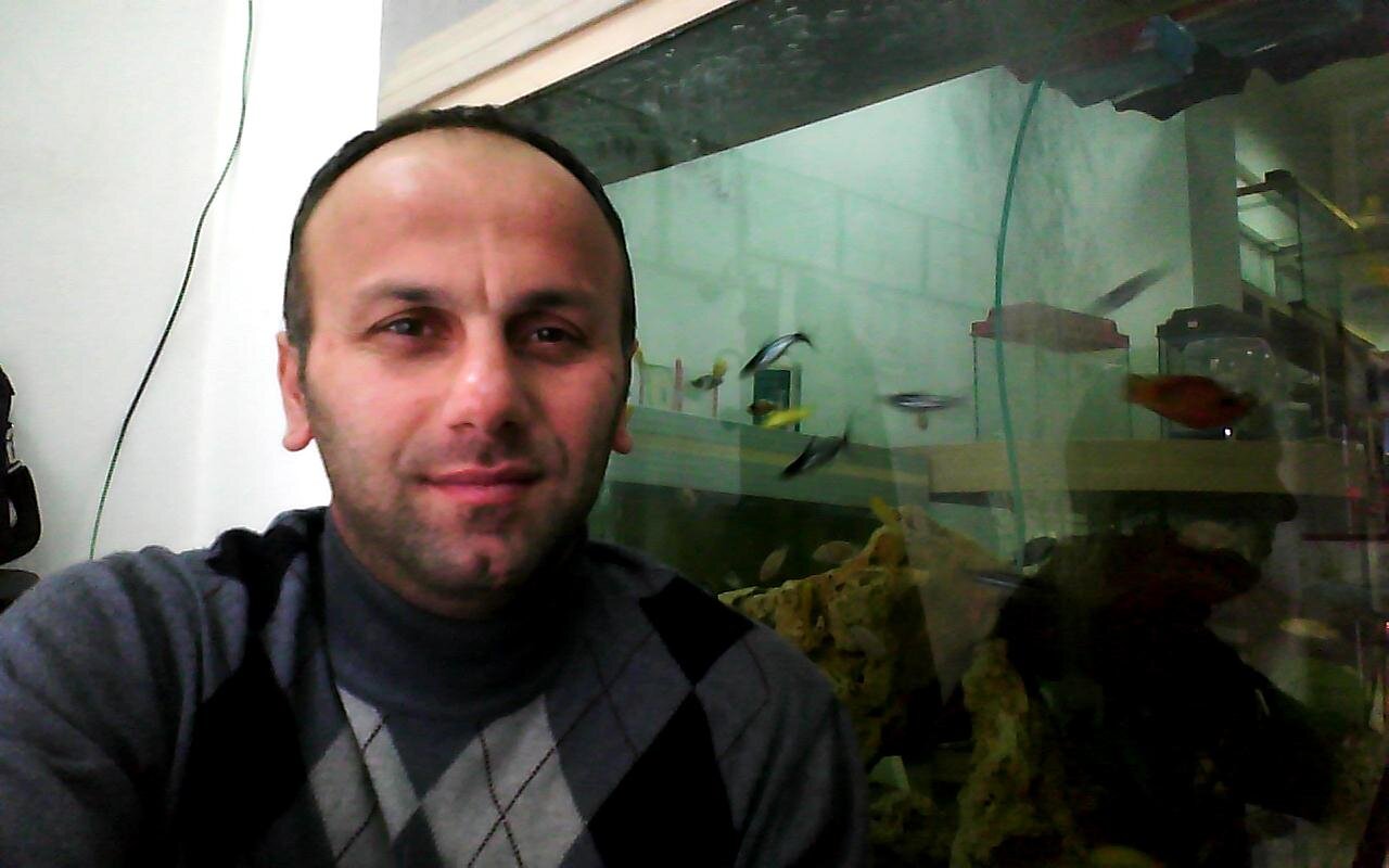 esari41's profile picture. 