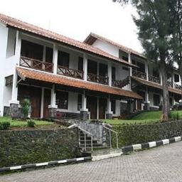 Tempat outbound luas hotel 5 Hektar di Cipanas,
Berlian Resort Cipanas
021-3600 3900 / 0857 1111 8995
tempat kumpul Mahasiswa Jakarta untuk Hicking