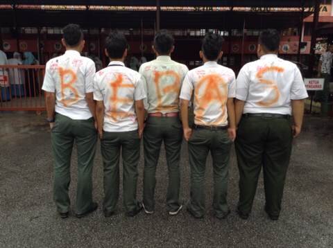 Bodoh atau pandai, cantik atau hodoh, kaya atau miskin, ia tidak pernah menghalang kami untuk terus berkawan.   •Sekolah Menengah Kebangsaan Sultan Ismail•