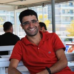 Ben sana sevilmeyi vaad ediyorum, Dünyalık pek bir şeyim yok sevgili...