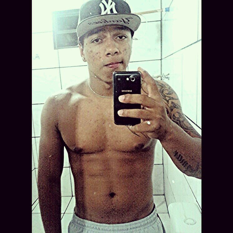 Foco Força e Fé
Não disista porque um Filho da puta falo pra você desisti
Mostre pra ele que você pode!