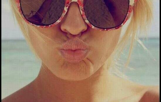 Holiis Me Parto En 84832 Pedasos ;$ La Musica Es Lo Que Soy :P Soy Selenatica, Belieber y Tengo S.W.A.G.G.Y.
