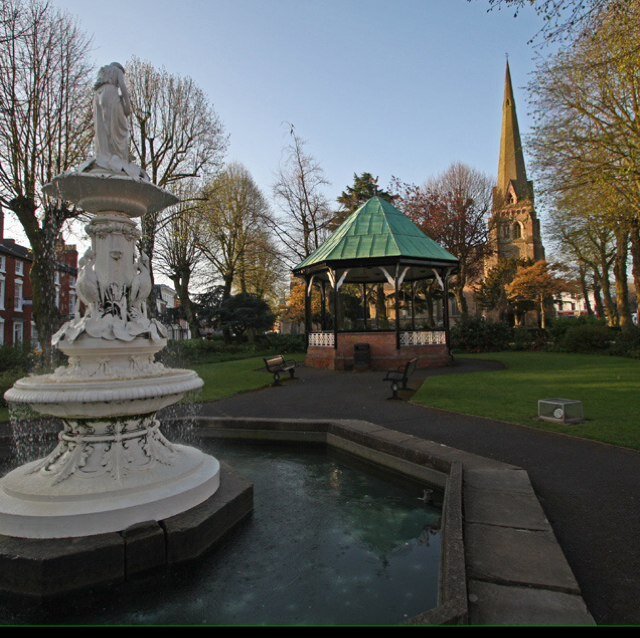 Local news, upcoming events and promotions from businesses in Redditch. Also retweeting your questions!
