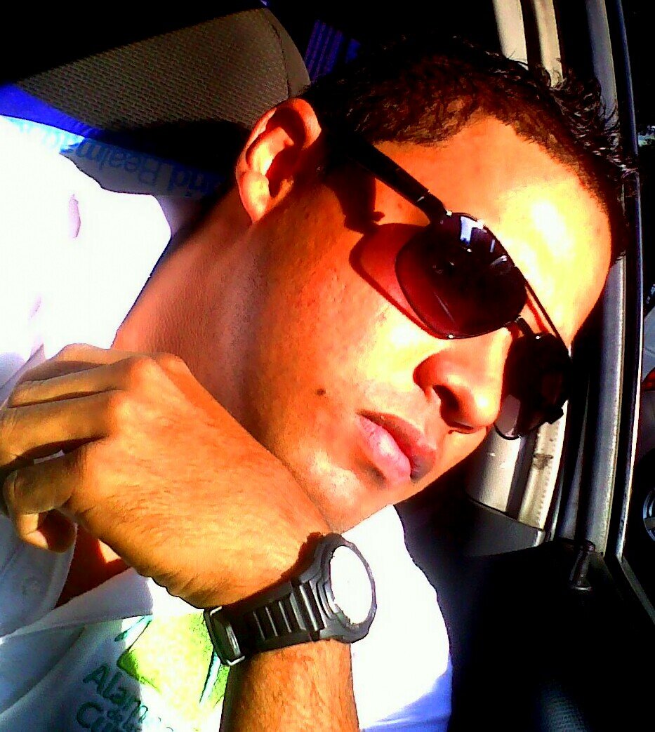 Ismaelrp11's profile picture. #... CarpeDiem...(Vive el momento). GRAPHIC DESIGN TECHNICIAN.