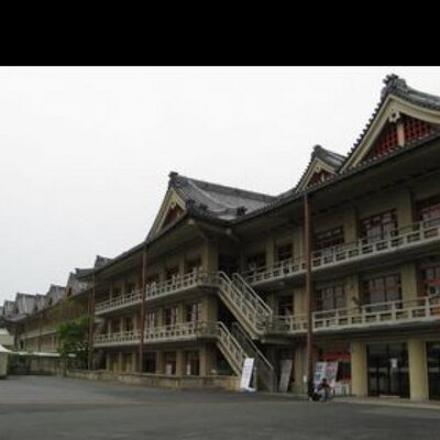 天理大学あるある على تويتر 友達少ない人は学生ホールにいきづらい