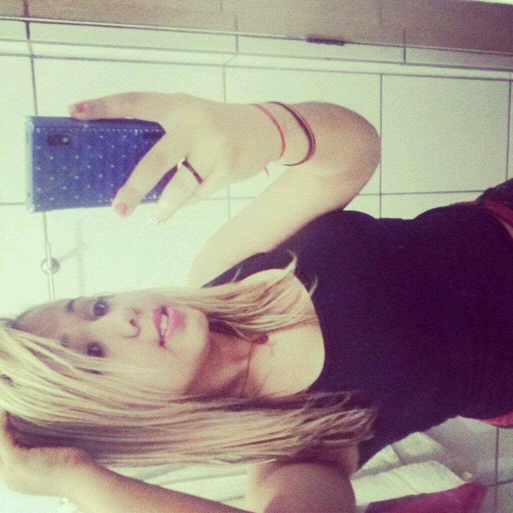 Aproveite cada minuto , como se ele fosse o ultimo de sua vida :)