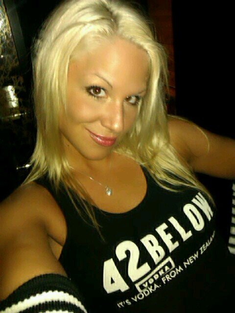 meganellistweet's profile picture. life is short. so enjoy!