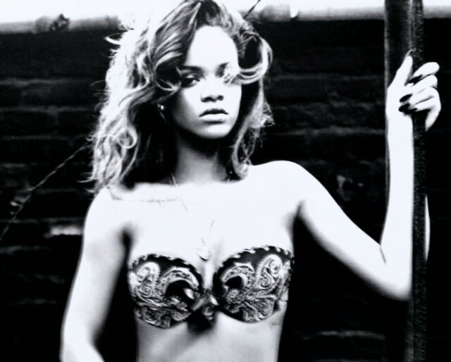RIHANNA NAVY