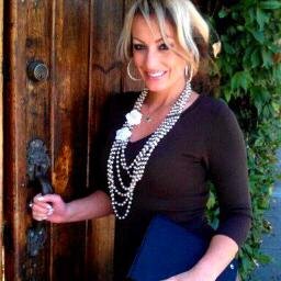 An entrepreneur, academic, fashion designer, writer, a feminine woman who believes in the human potential for personal & professional growth and creativity
SVS