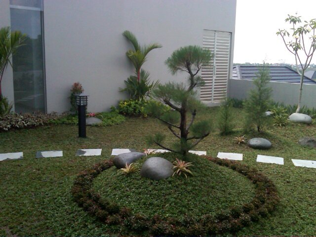 Jasa pembuatan taman, in-out door, minimalis, jasa perawatan, jual tanaman hias CP :085876597870