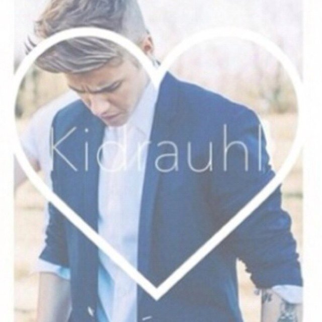 Who knew a little white boy from canada can have a big smile on his face.