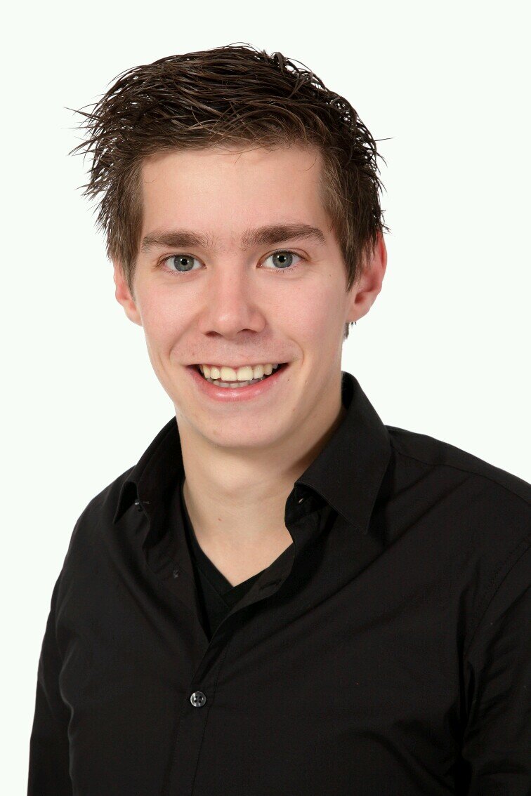 Studie: Han Nijmegen commerciële economie. Werk: The Phone House Boxmeer & Venray. | Marketing | sales | android |